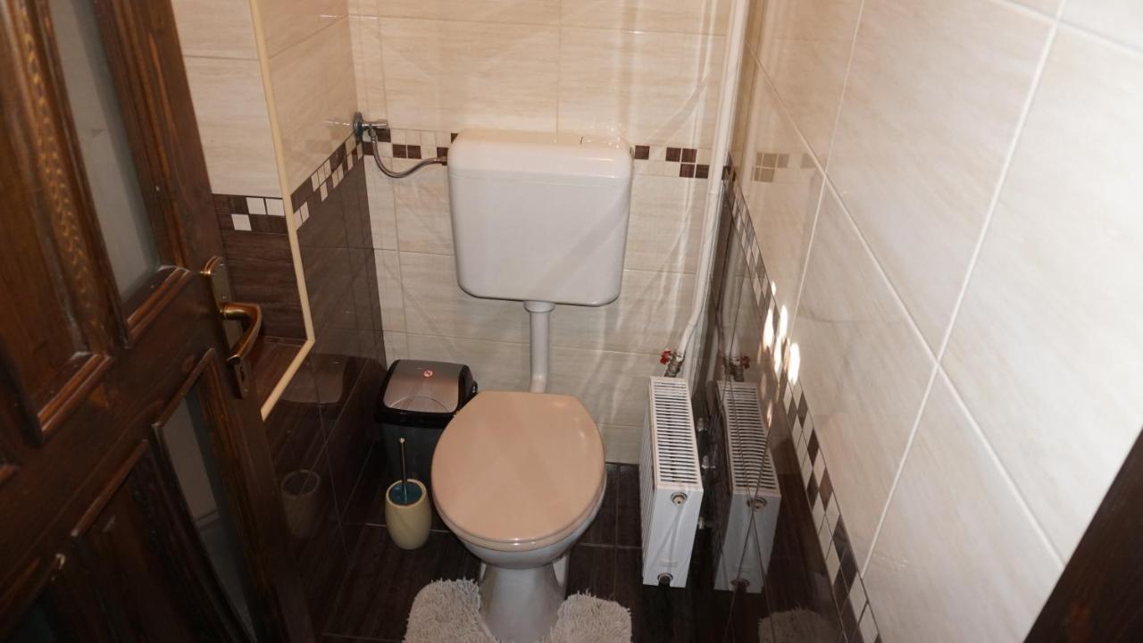 Edes Otthon Apartman ギュラ エクステリア 写真